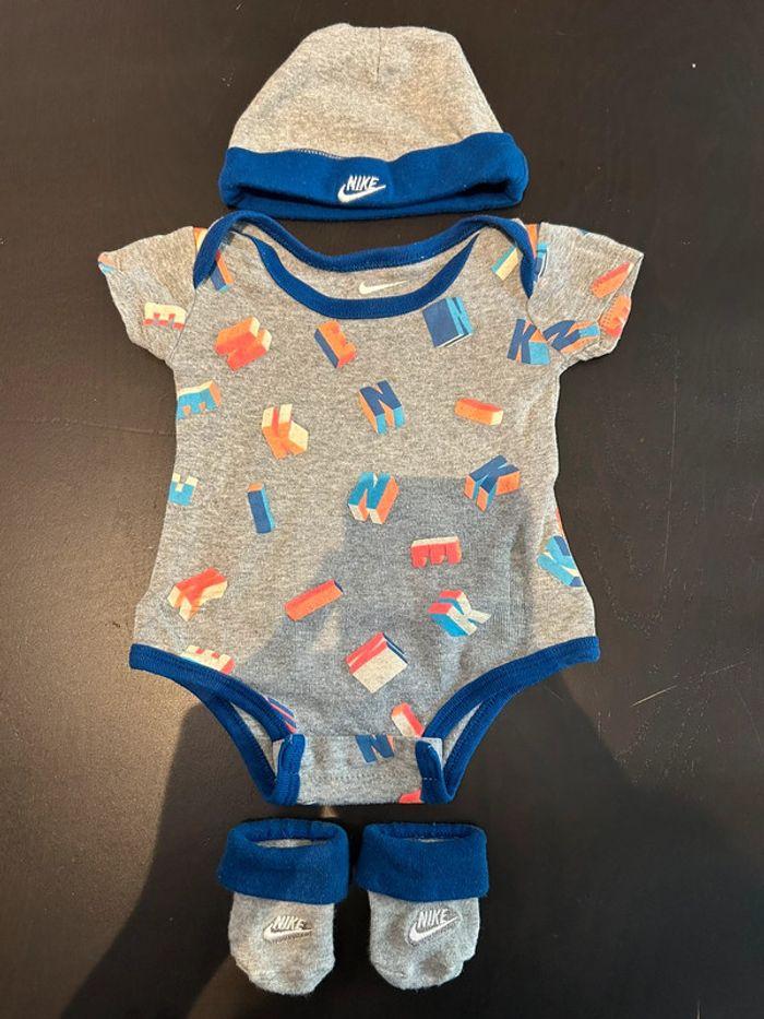 Ensemble Nike bébé - photo numéro 1