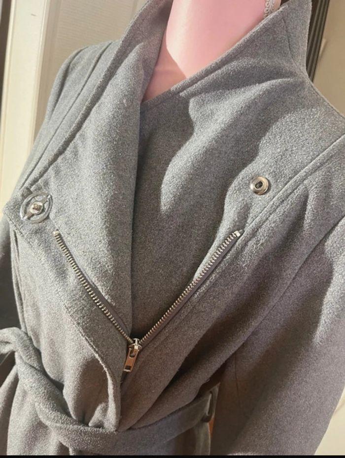 Manteau d’hiver gris avec ceinture Kiabi taille Xl - photo numéro 4