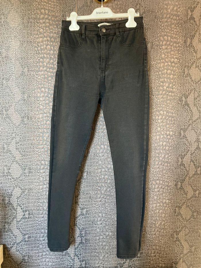 Jeans noir gris foncé skinny taille haute Pull&Bear - photo numéro 1