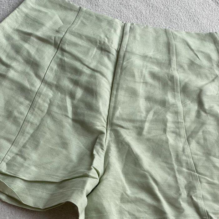 Short vert clair neuf (lin et viscose) - photo numéro 3