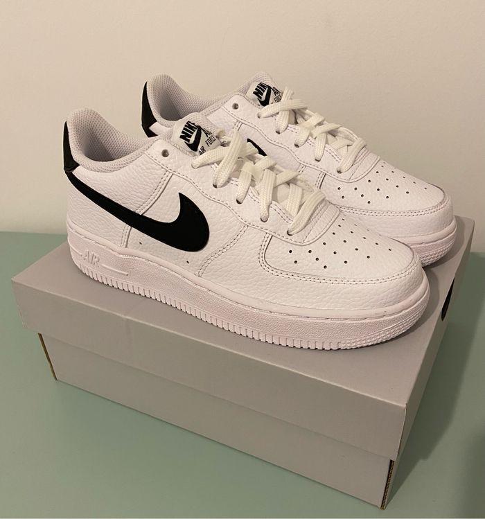 Baskets Nike Air Force 1 neuves - photo numéro 1