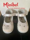 Chaussure fille en taille 20 marque Minibel