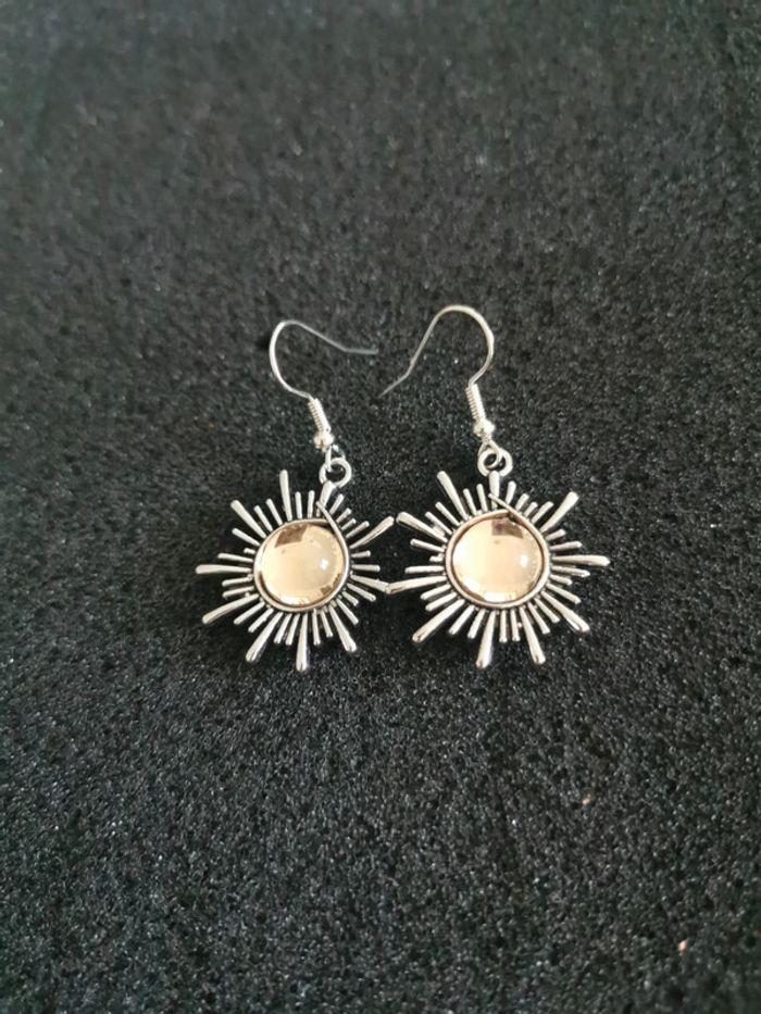 Boucles d'oreilles soleil - photo numéro 1