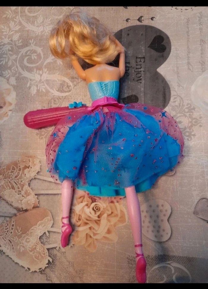 Poupée Barbie danseuse magique - photo numéro 5