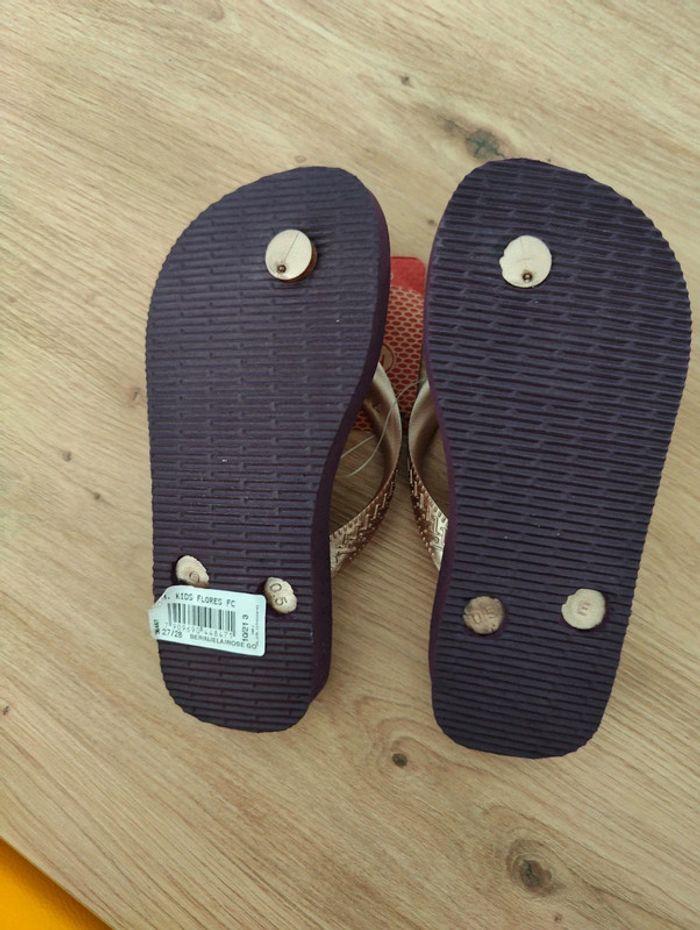 Tongs Havaianias neuves fille - Taille 27-28 - photo numéro 3