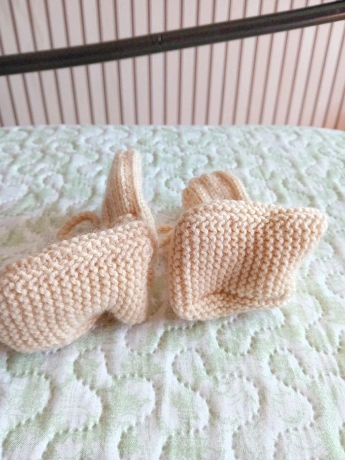 Lot de 2 paires de petits chaussons taille naissance - photo numéro 7