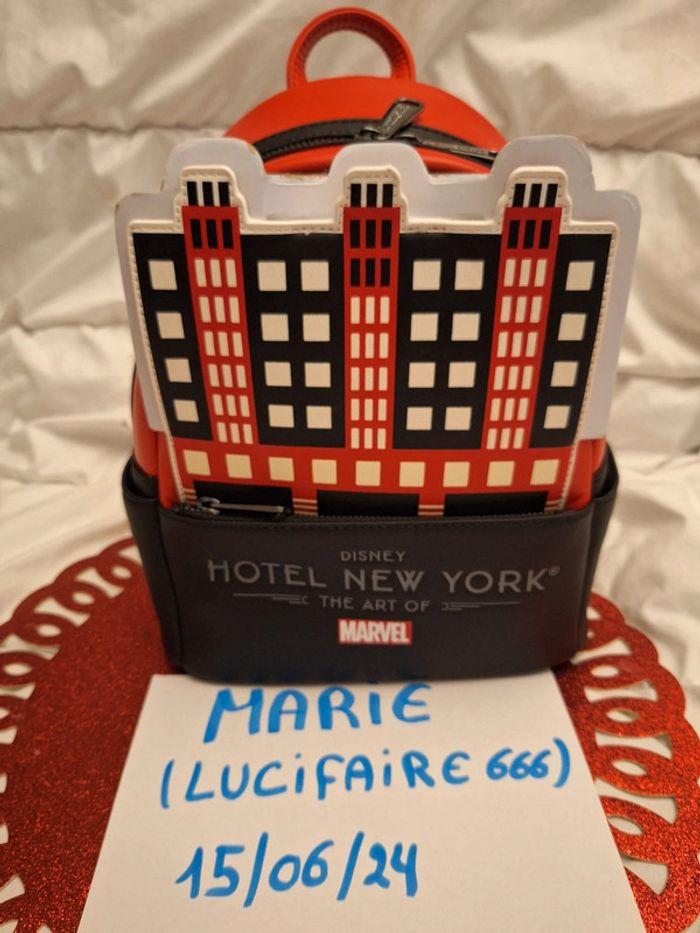 Loungefly Hôtel New York Disney - photo numéro 1