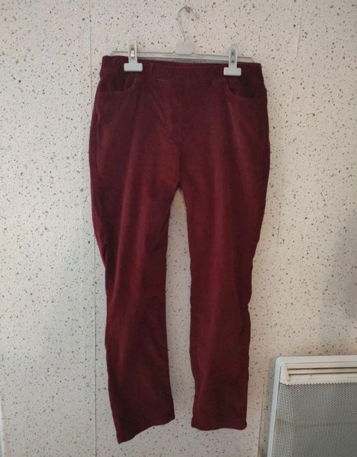 Pantalon en velours côtelé bordeaux - photo numéro 1