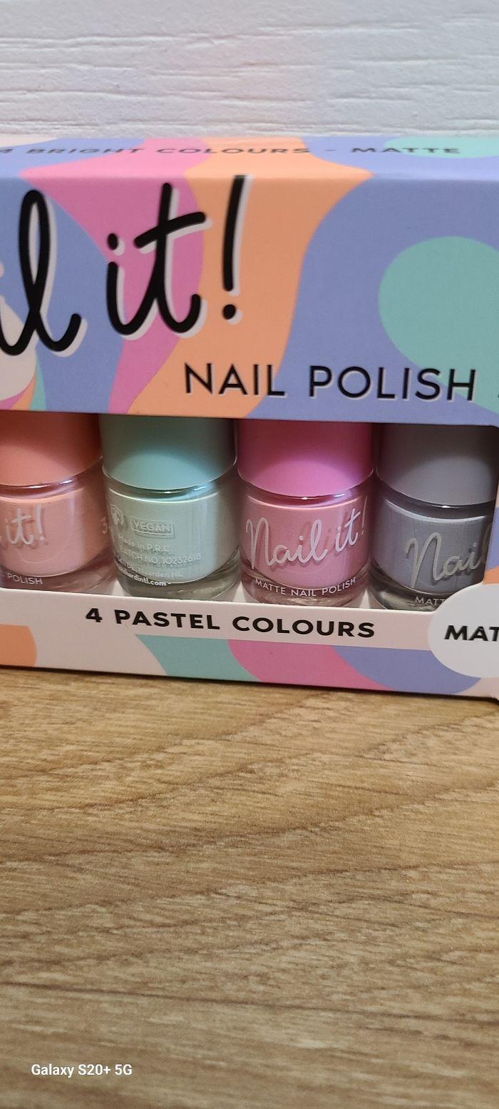 Lot de deux coffret vernis à ongles neuf - photo numéro 5