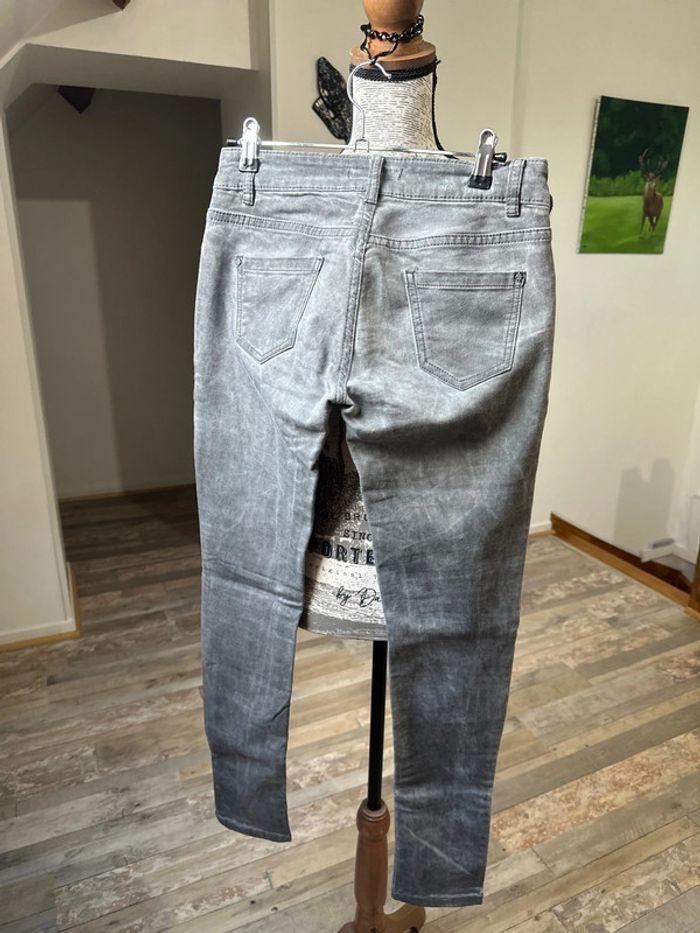 Pantalon gris - photo numéro 4