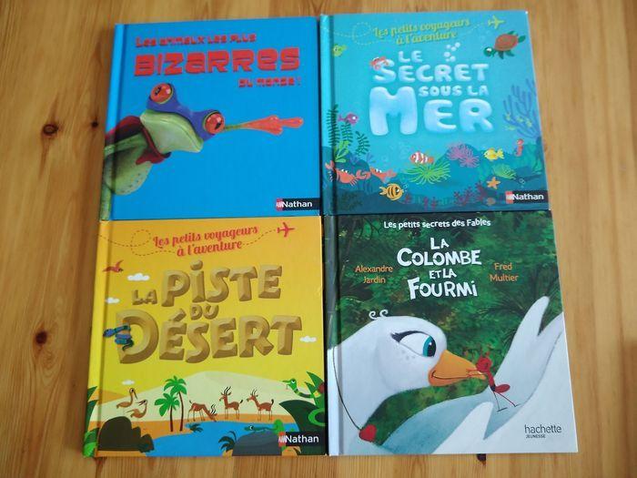 Lot de quatre livres enfants