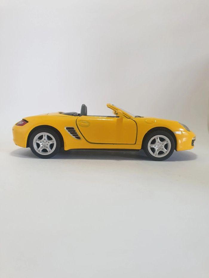 Kinsmart Porsche Boxster S Rétro Friction Jaune - 1/34 - photo numéro 5