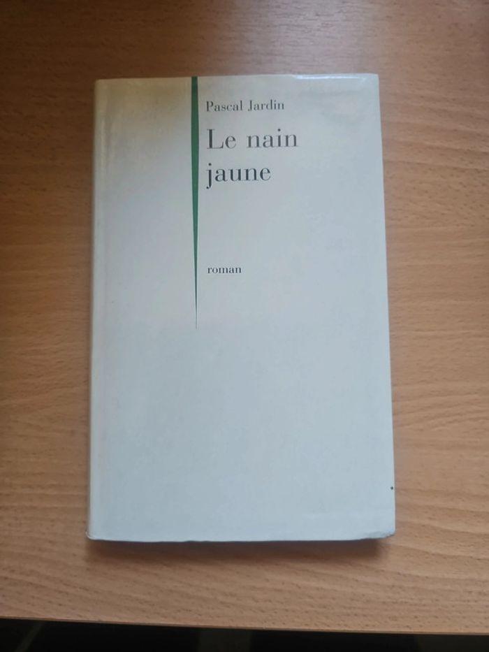 Le nain jaune - photo numéro 1