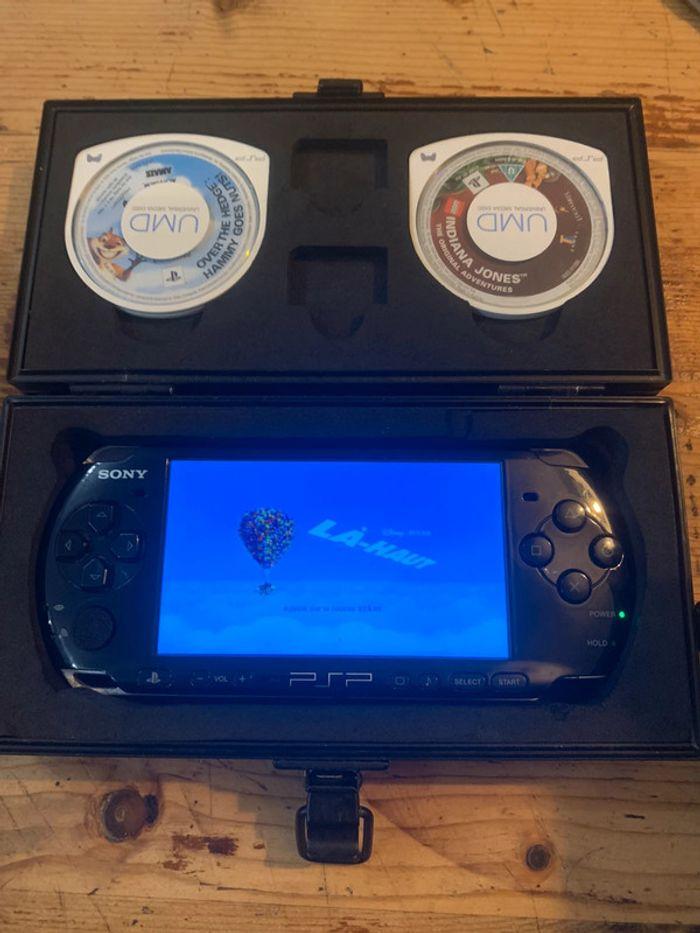 Sony psp 3004 + coffret + 3jeux - photo numéro 1