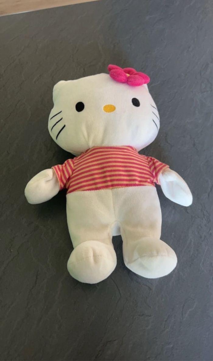 Peluche et Hello Kitty - photo numéro 1