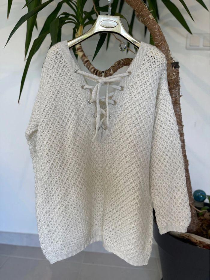 Pull en maille blanc cassé avec lacets à l’arrière taille unique - photo numéro 2