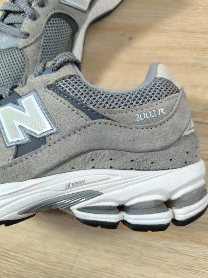 Baskets New Balance 2002r grises comme neuves pointure 38.5 - photo numéro 12