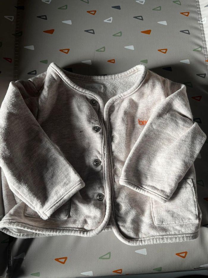 Lot de 4x gilets/ pull en 6 mois - photo numéro 3