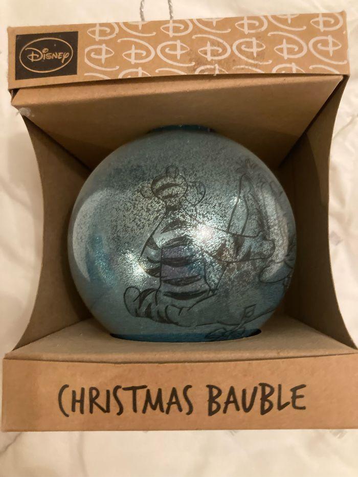 Grosse boule de Noël tigrou