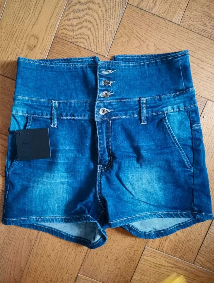 Short taille haute - photo numéro 1