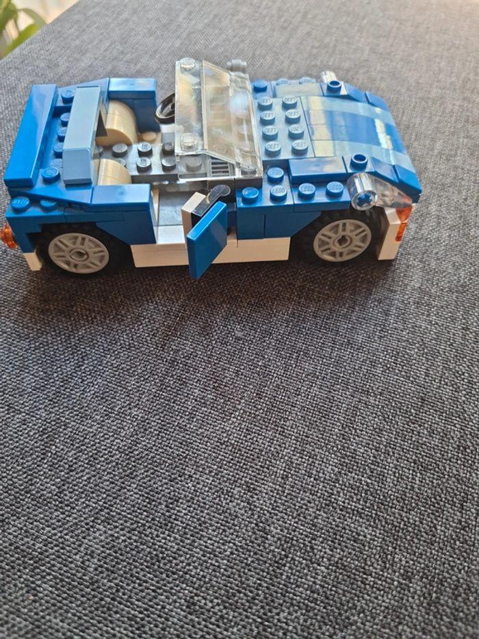 LEGO Voiture bleue - photo numéro 6