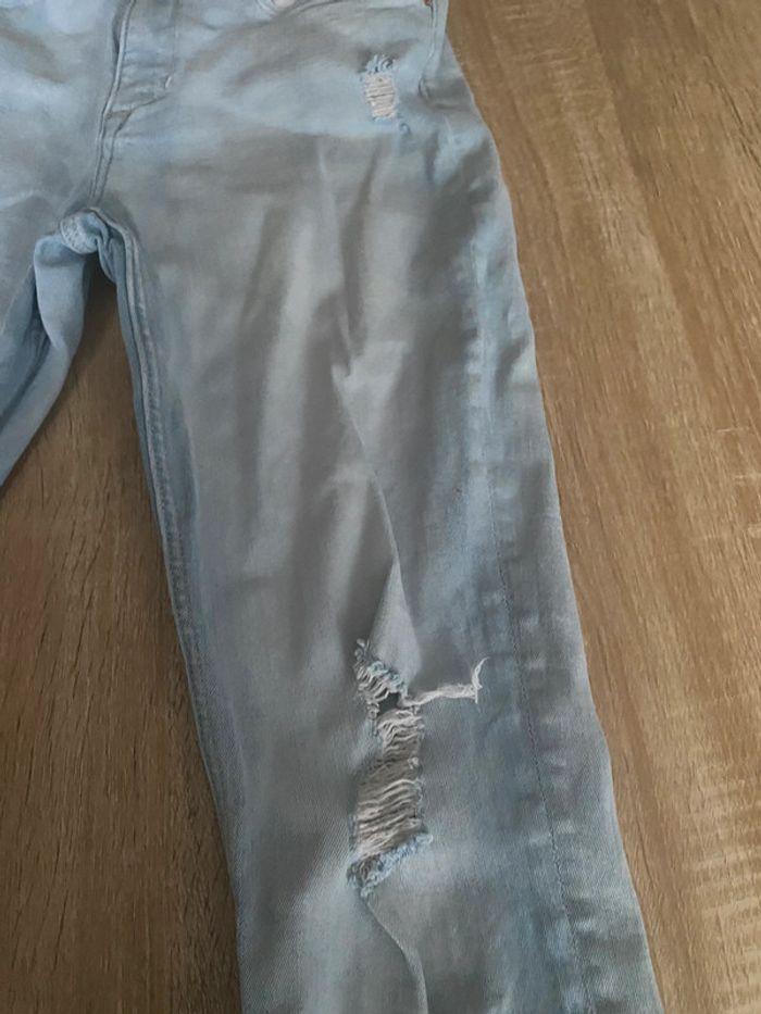 Jean h&m taille 11/12 ans effet déchiré bleu clair - photo numéro 2