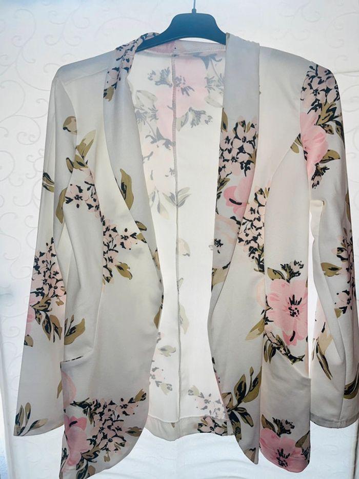 Blazer blanc à fleurs - photo numéro 1