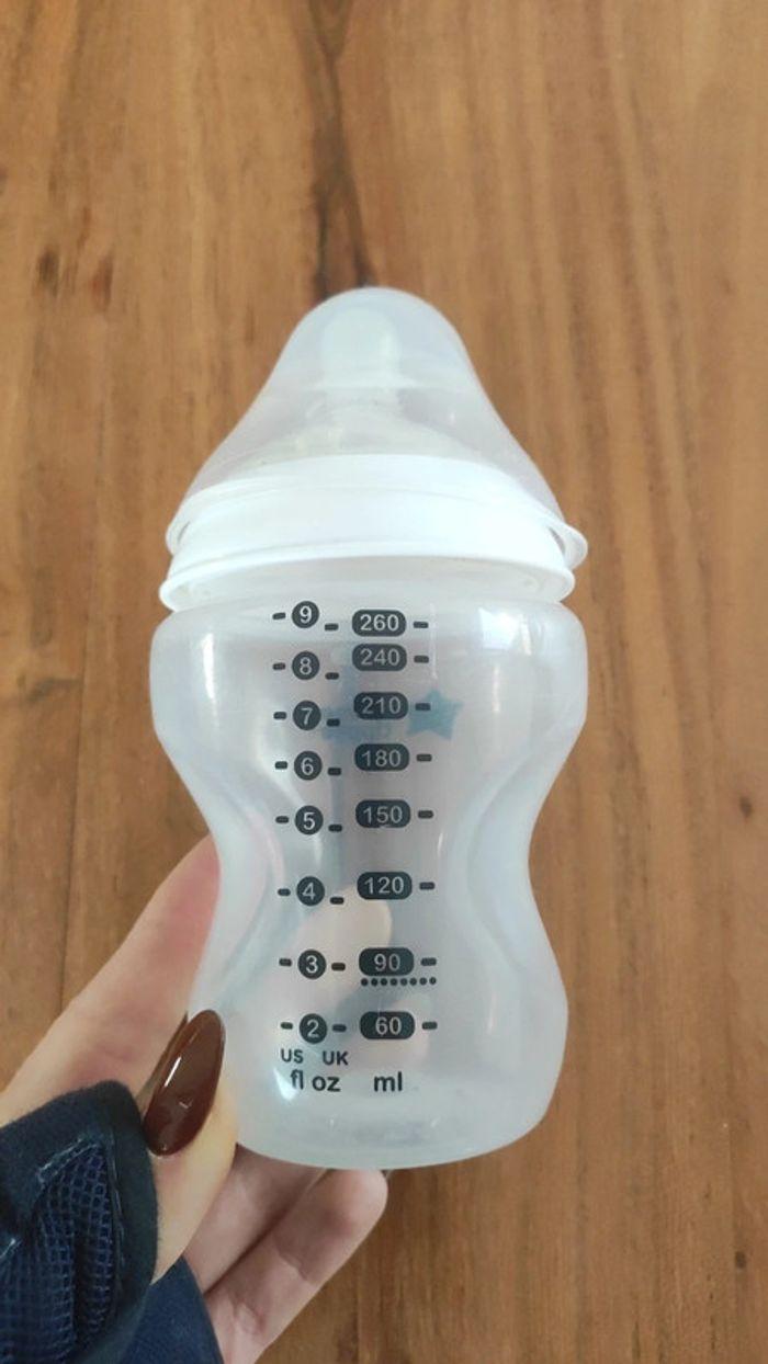 Biberon tommee tippee - photo numéro 1