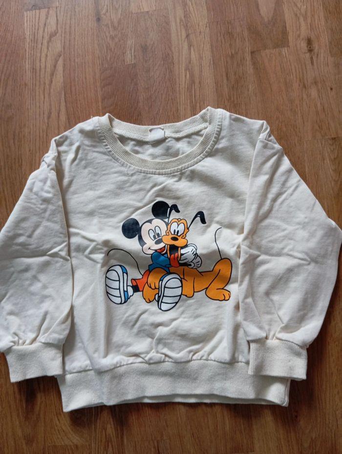 Pull Mickey et Pluto taille 18-24 mois - photo numéro 1