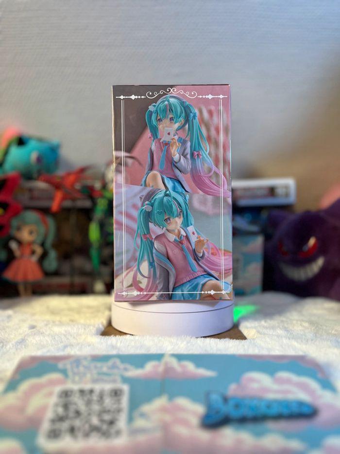 Figurine Noodle Stopper Hatsune Miku Love Blazer - photo numéro 4