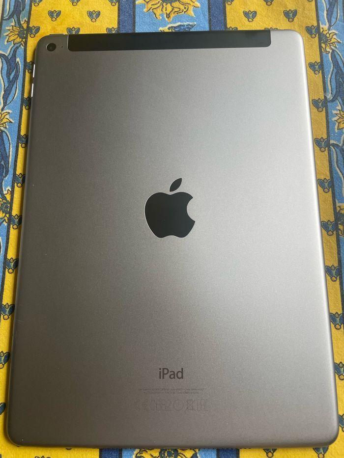 iPad Air 16 GB + cellulaire - photo numéro 2