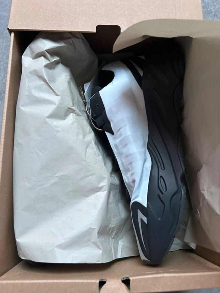 Yeezy 700 MNVN Bleu Thint 45,5 - photo numéro 9