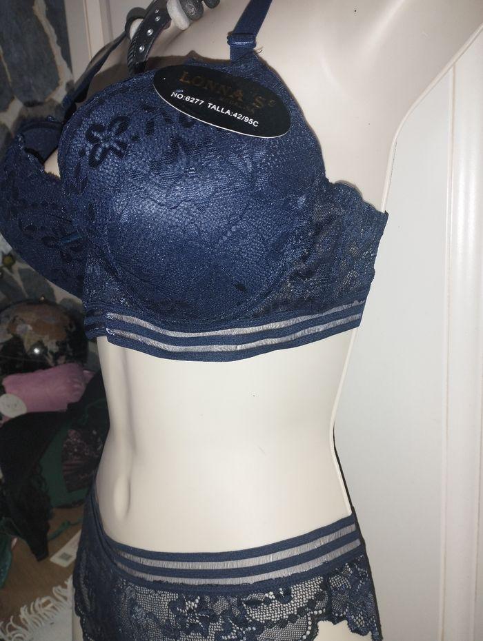 Ensemble de lingerie neuf.bleu foncé 95C pour le haut et L pour le bas - photo numéro 5