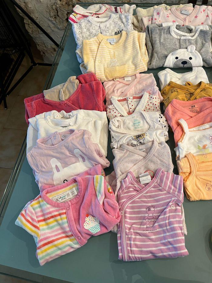 Lot de vêtements bébé fille de 1mois - photo numéro 2