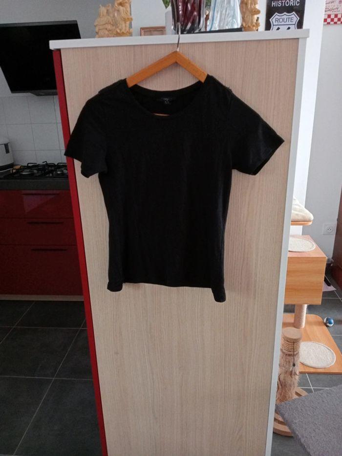 Tee.shirt noir taille S - photo numéro 1