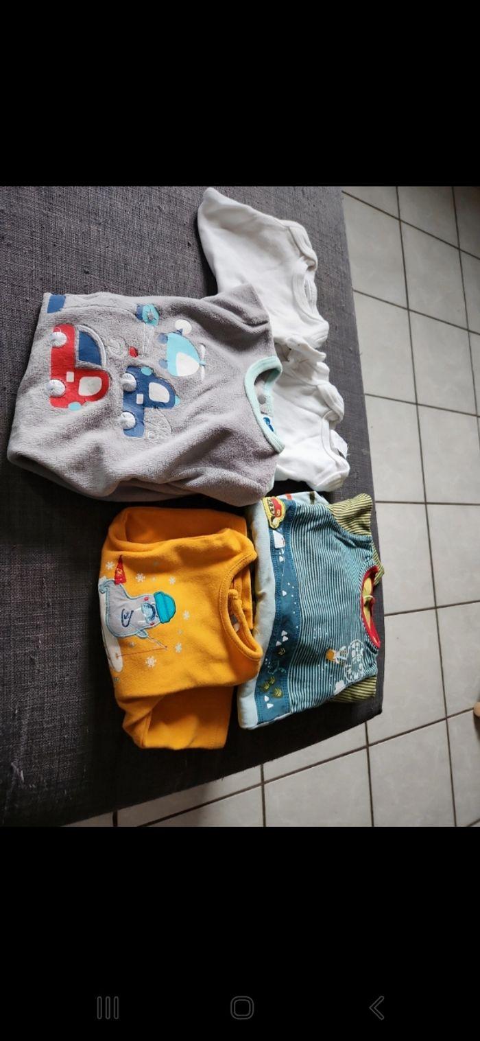 Petit lot vêtements 3 mois mixte