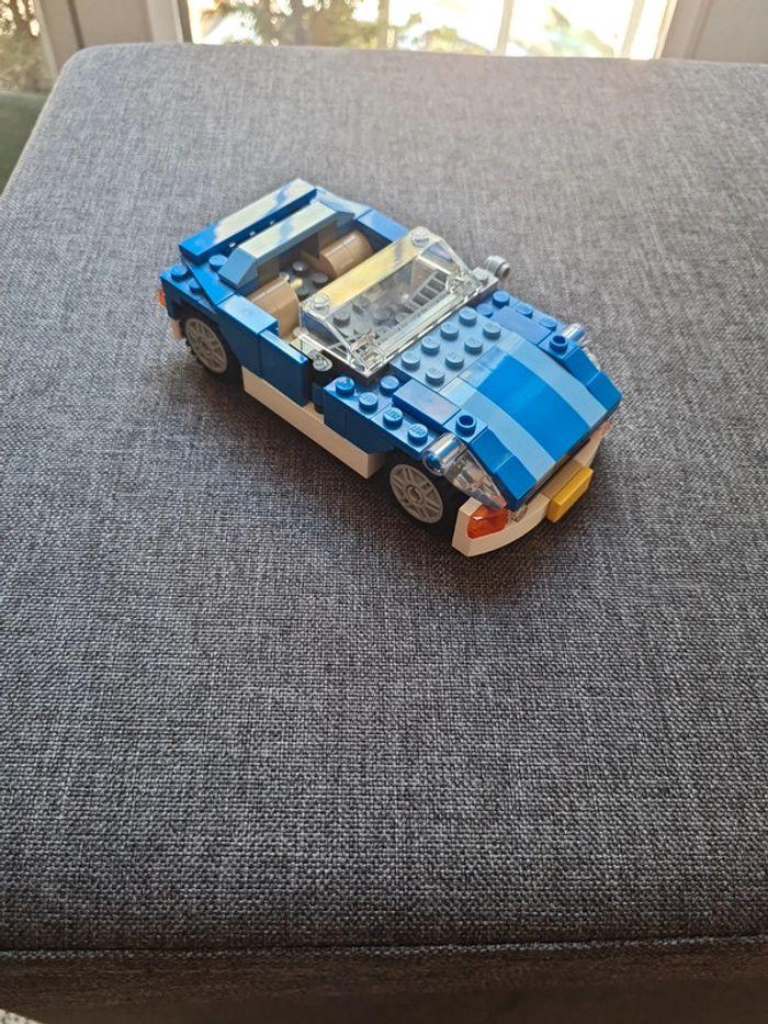 LEGO Voiture bleue - photo numéro 1