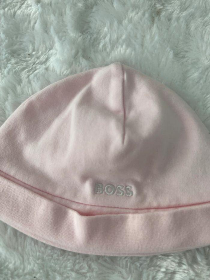 Bonnet chapeau bébé Hugo Boss rose 50 cm neuf - photo numéro 2