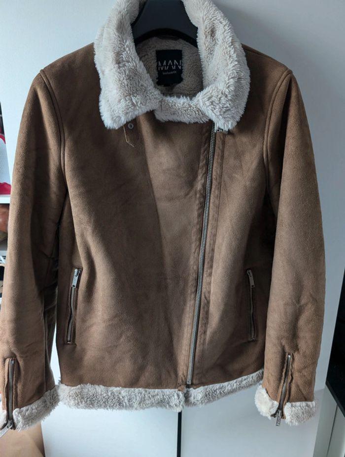 Manteau Boohoo Man taille L avec fausse fourrure - photo numéro 1