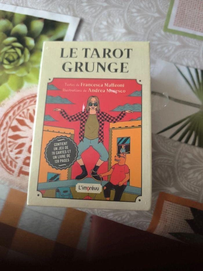 Jeu  Le Tarot Grunge neuf sous blister - photo numéro 1