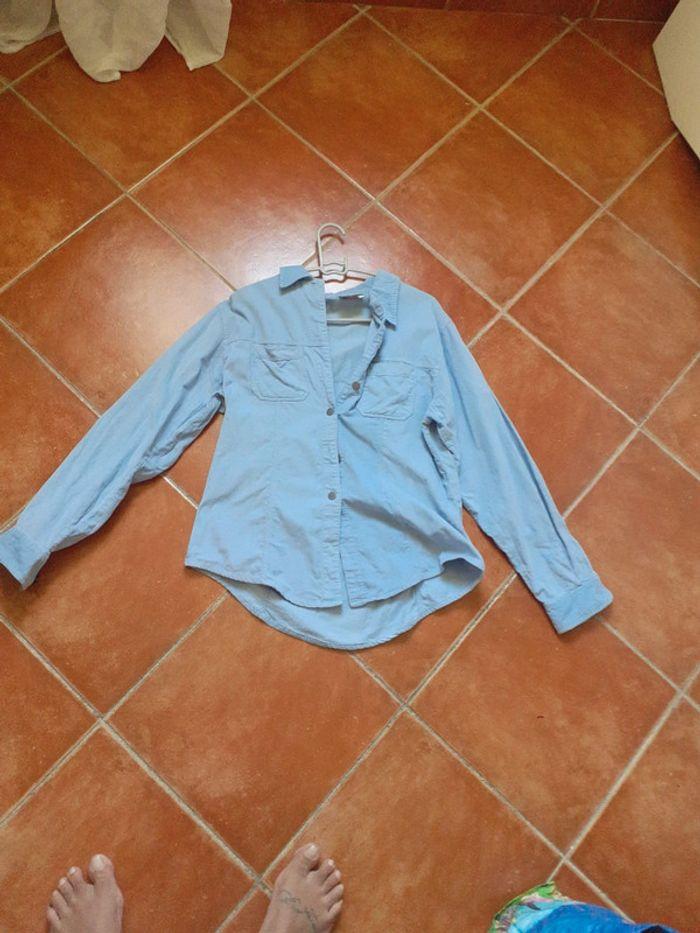 Chemise taille 2 bleu clair - photo numéro 1