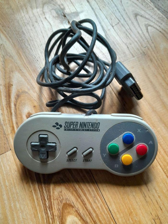 Console Super Nintendo - photo numéro 2