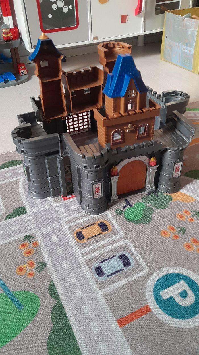 Château  jouet  playmobil - photo numéro 1