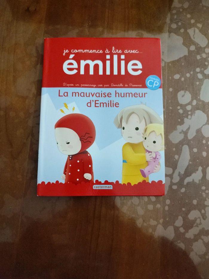 Livre je commence à lire avec Émilie - photo numéro 1