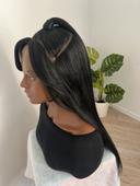 Perruque noire lisse lace front avec chignon