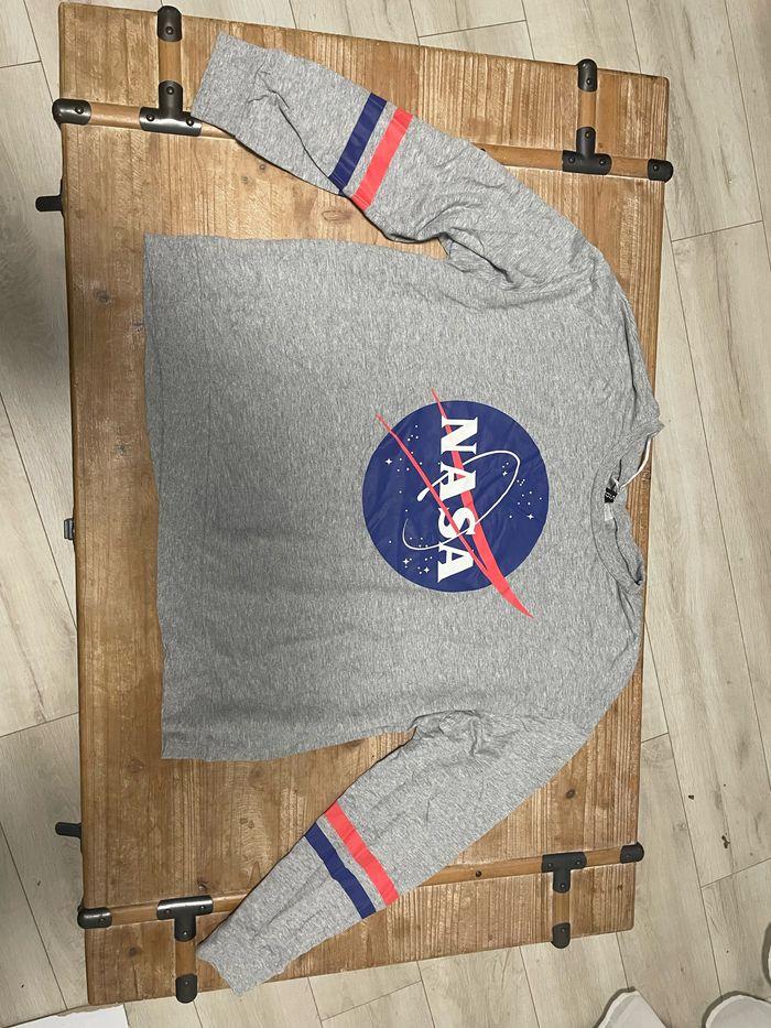 Sweat H&M logo nasa taille xl - photo numéro 1