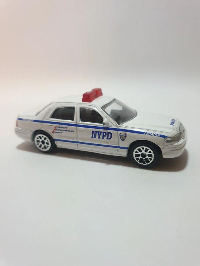 Realtoy Ford Crown Victoria NYPD New York City Police - 1/64 - photo numéro 4