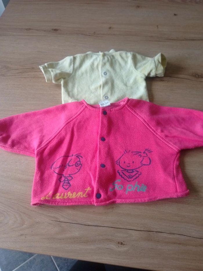 Lot de 2 petit gilets bébé 6 mois - photo numéro 1