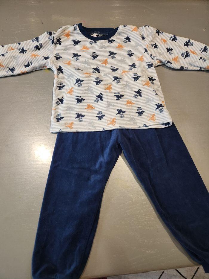 Pyjama dinosaure 4 ans - photo numéro 1