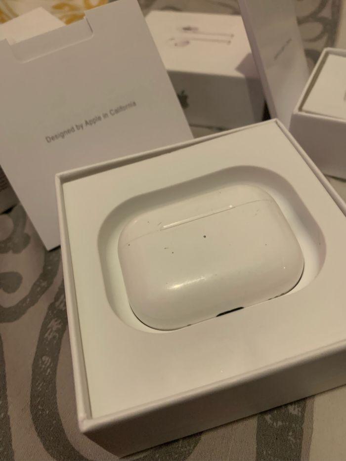 Lots Produits Apple ( Air Pods 2 / Pro2 - photo numéro 2